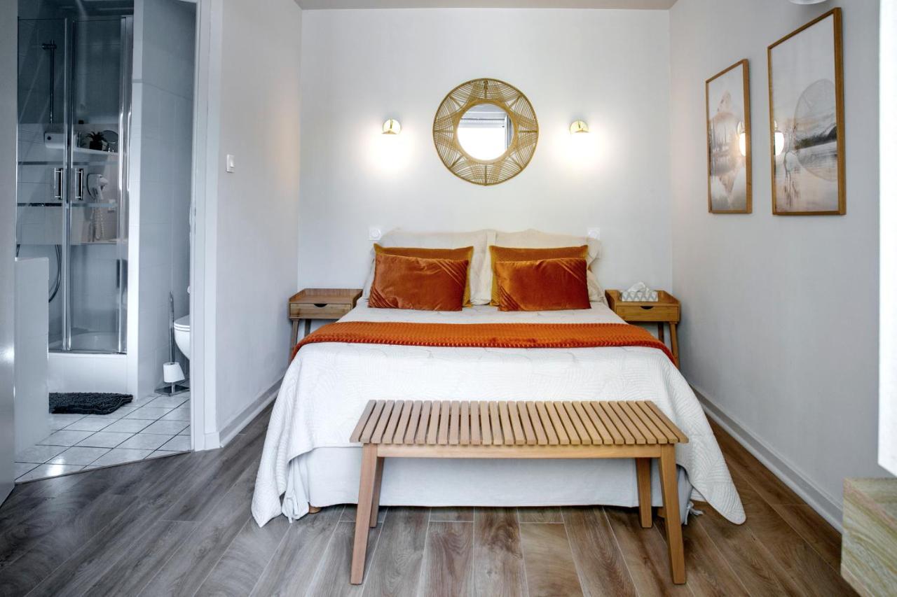 Hotel Des Dauphins Bourgoin-Jallieu Buitenkant foto