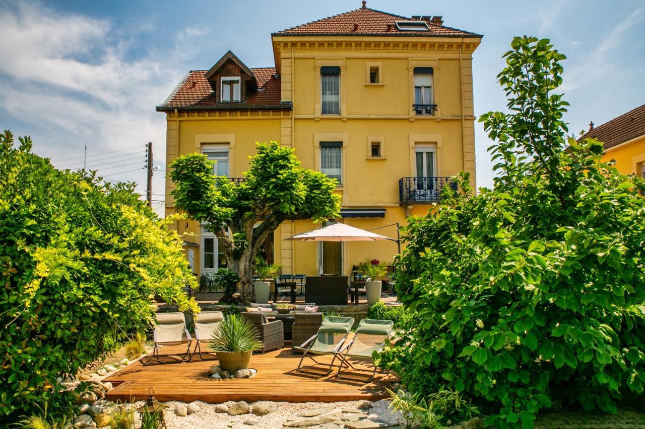 Hotel Des Dauphins Bourgoin-Jallieu Buitenkant foto