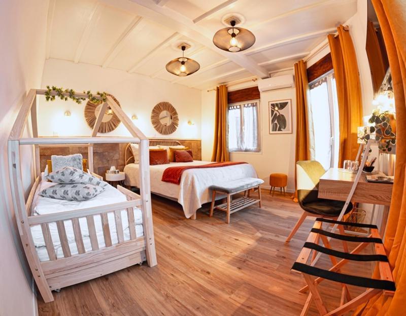 Hotel Des Dauphins Bourgoin-Jallieu Buitenkant foto