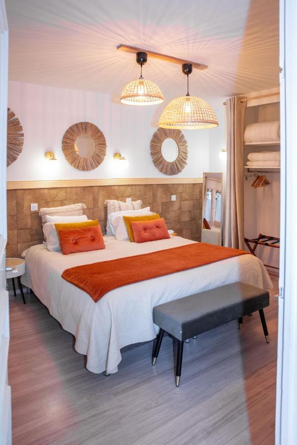 Hotel Des Dauphins Bourgoin-Jallieu Buitenkant foto